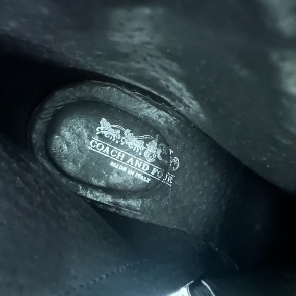 coach And four boots - Picture 4 of 8